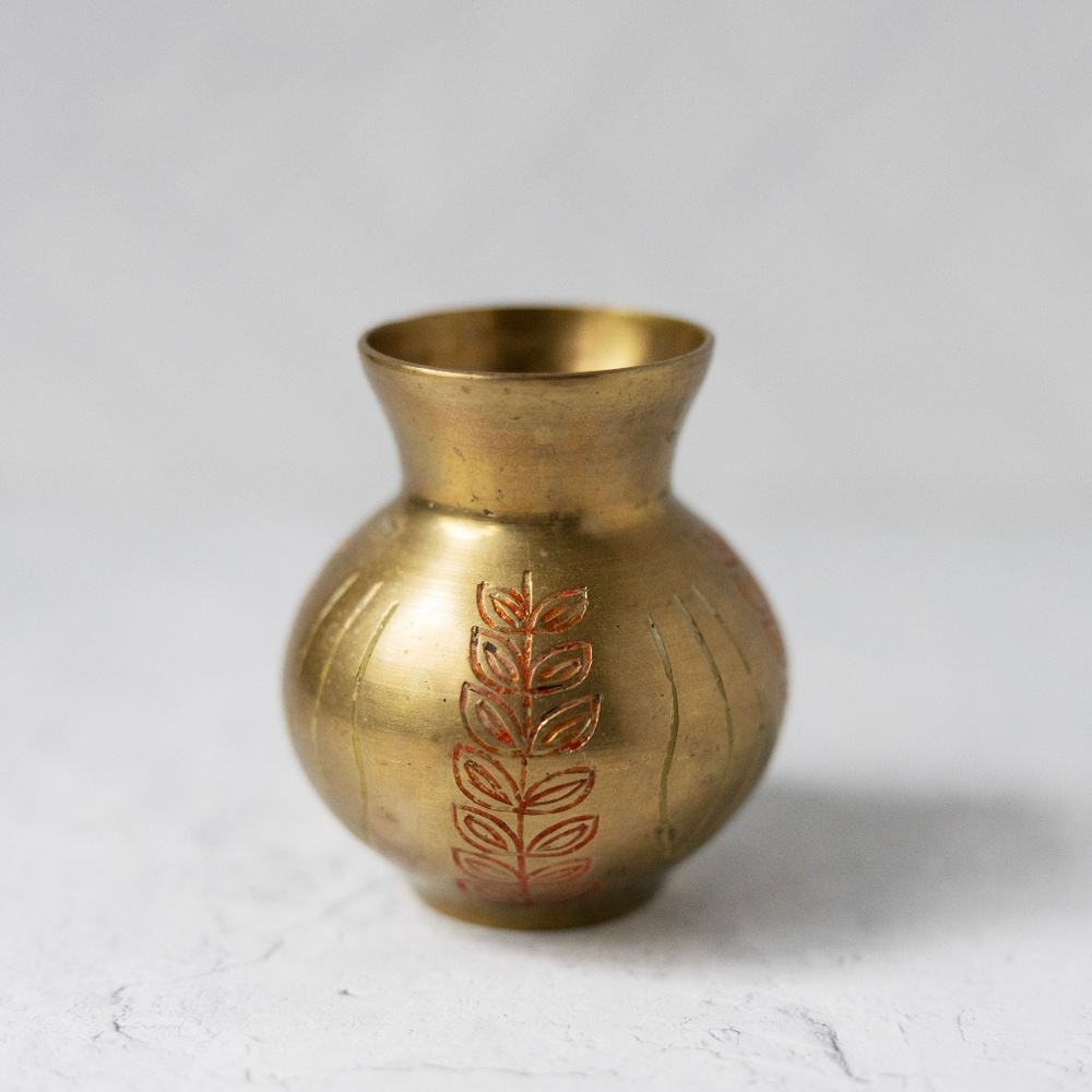 Brass bud vase 3.5" Sarna India painted engraved leaf design